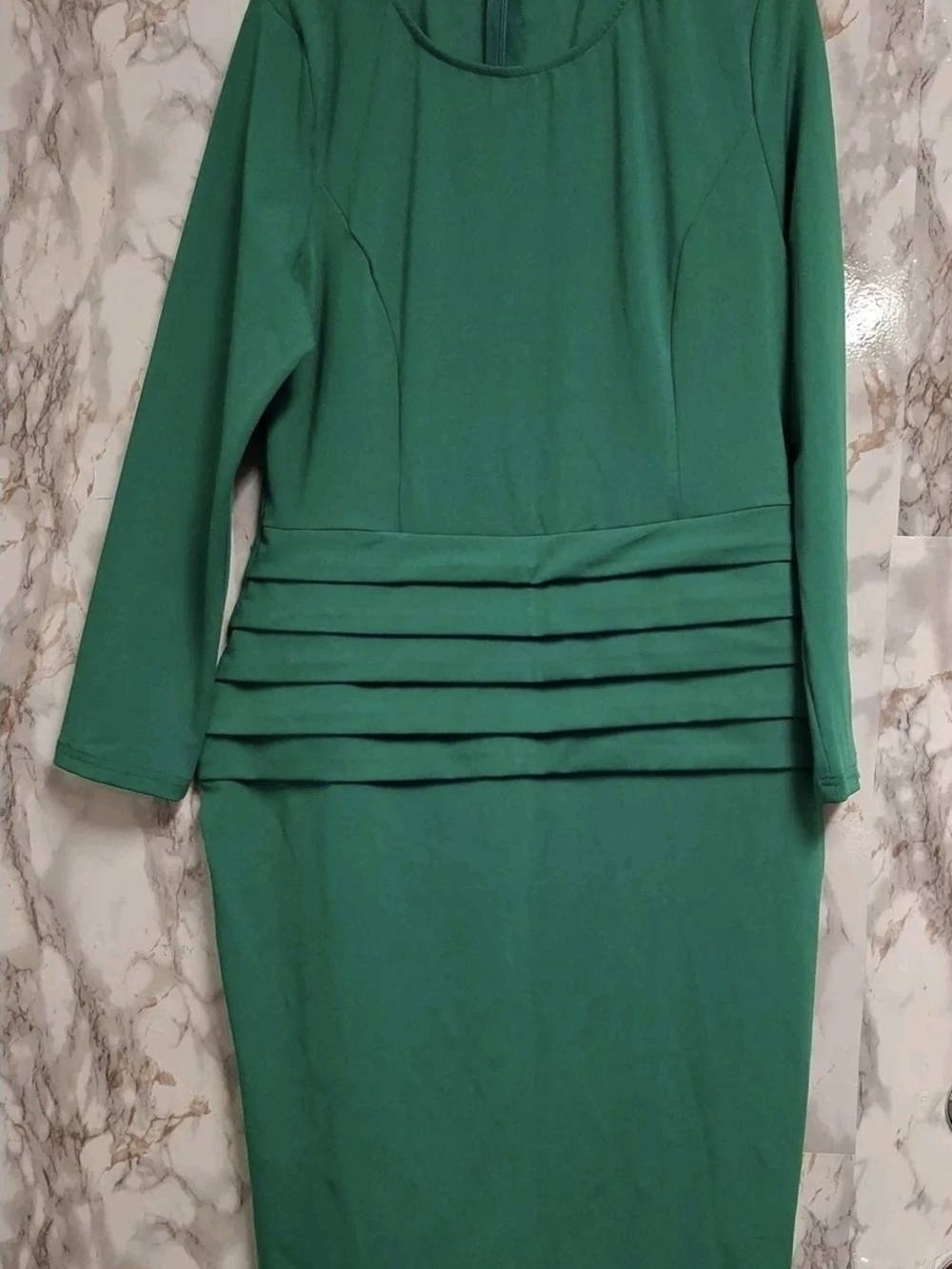 NWOT SZ: XL 2pc GREEN DRESS w/Gemstone green Hair comb accessories